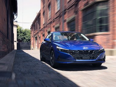 slide image for gallery: 25811 | Hyundai Elantra