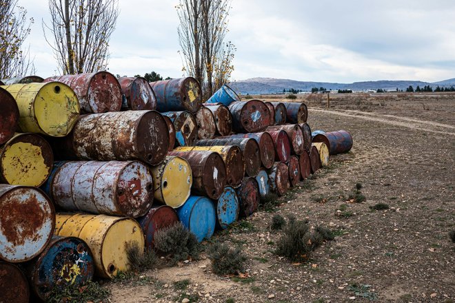 Бочки с нефтью Бочки с нефтью