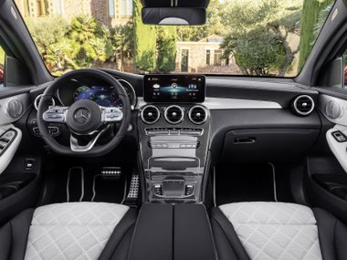 slide image for gallery: 24254 | Mercedes GLC Coupe
