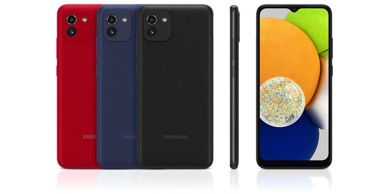 Смартфон доступен в трех цветах — черном, красном и синем, — с корпусом из текстурированного пластика.