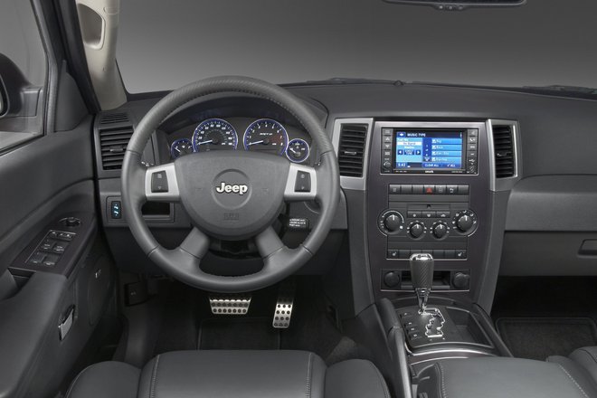 Интерьер Jeep Grand Cherokee