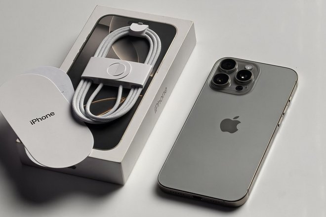 iPhone 16 Pro Max iPhone 16 Pro Max