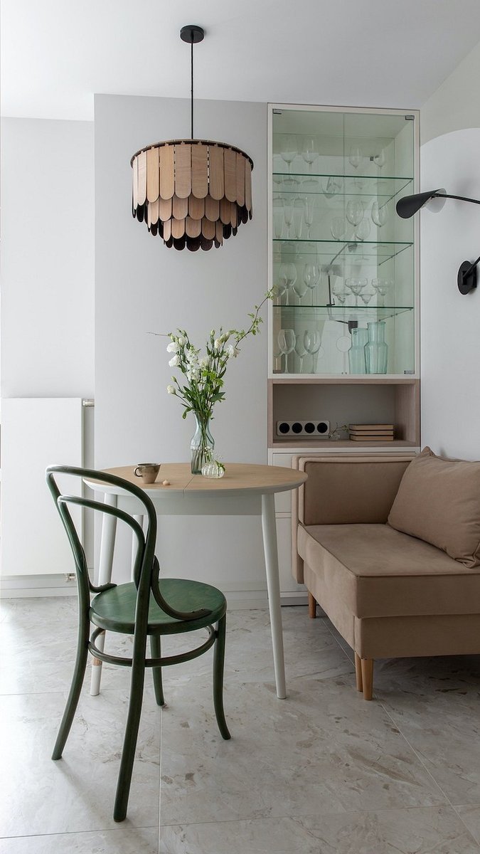 Аналог кухонного «уголка»: 6 дизайнерских кухонь с диванчиком вместо стульев