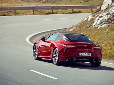 slide image for gallery: 23457 | Lexus LC 500