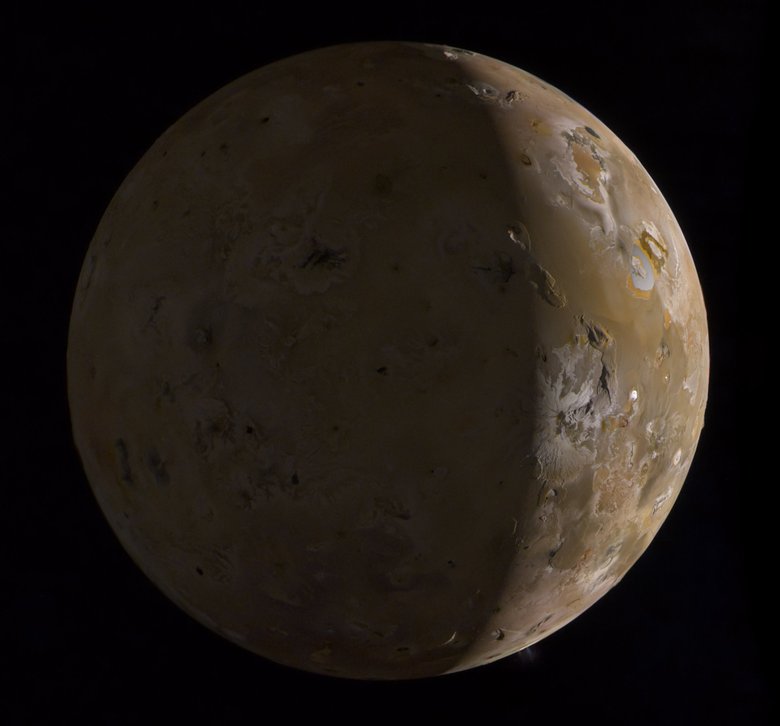 Цветное изображение Ио. Фото: NASA / JPL / SwRI / MSSS / Simeon Schmauß