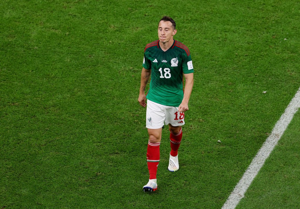 Капитан сборной Мексики по футболу поддержал Месси после угроз Альвареса