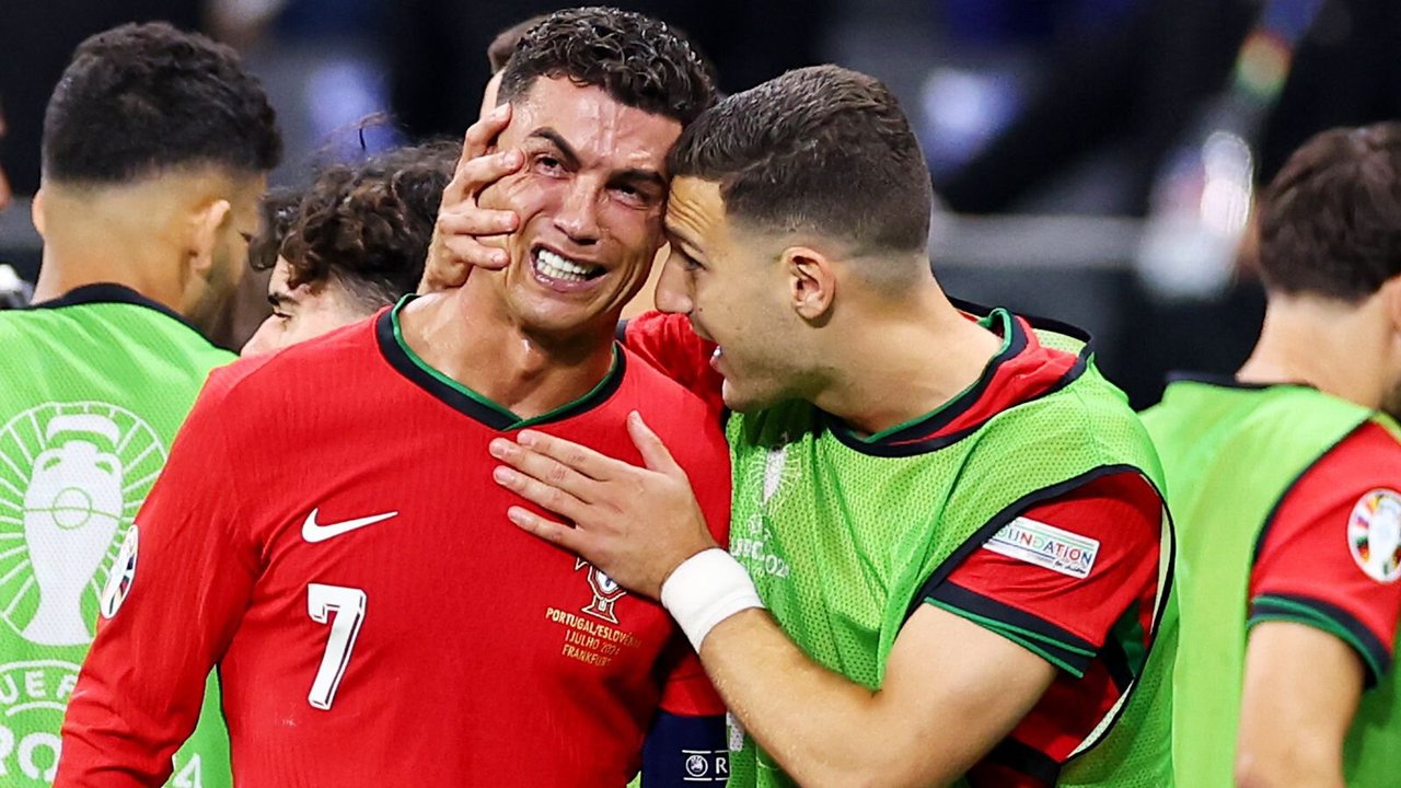 Пирс о слезах Роналду: «Он не забил пенальти и заплакал, чувствуя, что подвел Португалию. Он немного эгоцентричен или имеет такую репутацию, но ему не все равно, восхищаюсь им»