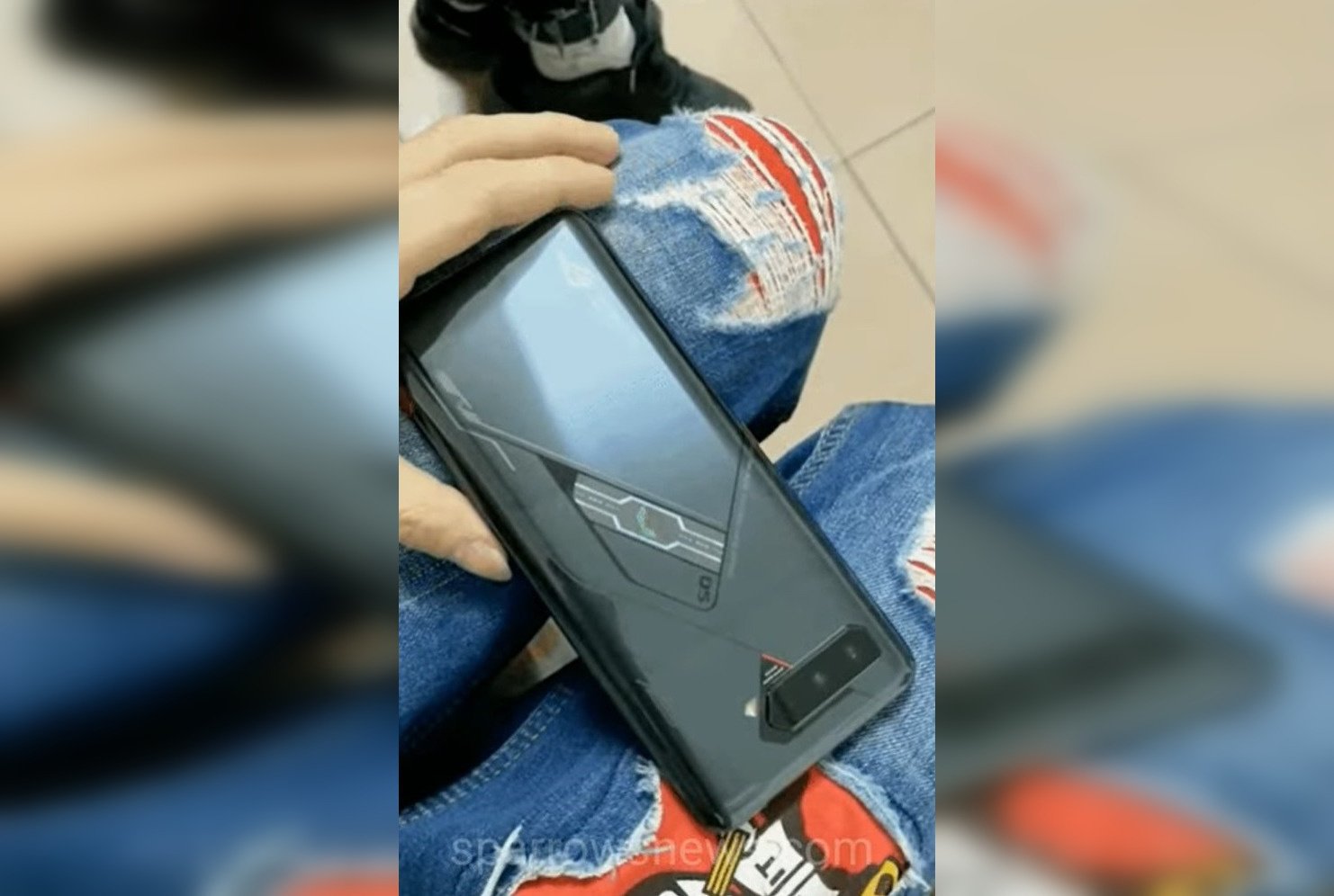 Игровой флагман с двумя экранами. ASUS ROG Phone 5 показали на видео -  Hi-Tech Mail.ru