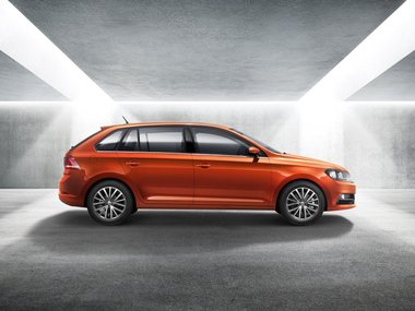 slide image for gallery: 24405 | Volkswagen Gran Santana