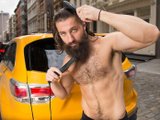 Нью-йоркские таксисты выпустили свой «горячий» календарь