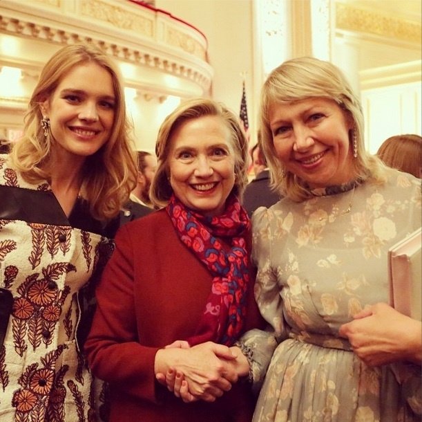 Наталья Водянова представила маму Ларису Викторовну политику Хилари Клинтон