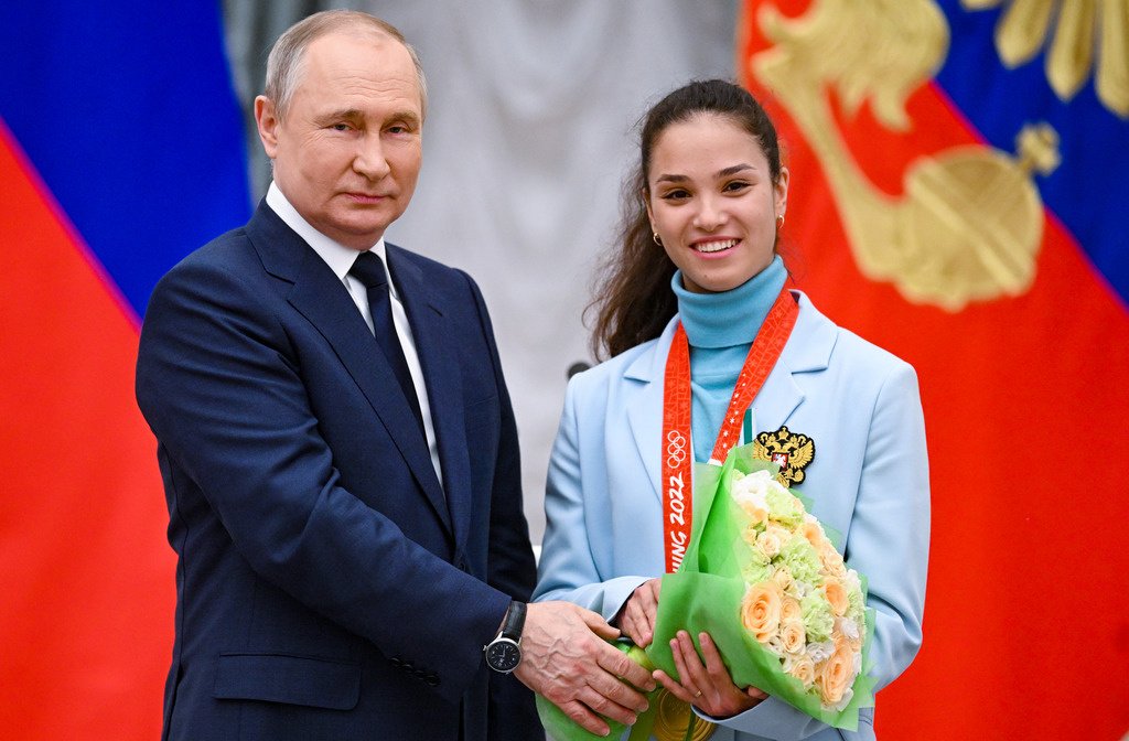 Олимпийская чемпионка Степанова призналась, что чувствует рядом с Путиным «особую энергию»
