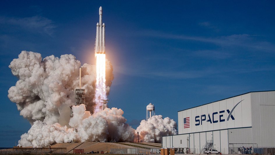 Ракета-носитель SpaceX Falcon Heavy — одна из крупнейших в истории мирового ракетостроения.
