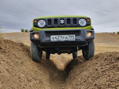 slide image for gallery: 25107 | Suzuki Jimny 3