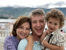 Анна Банщикова с дочерью Машей и Александр Макогон