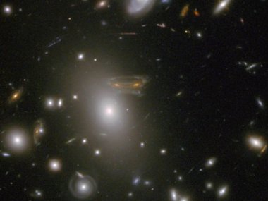 «Джеймс Уэбб» показал взрыв в далекой галактике