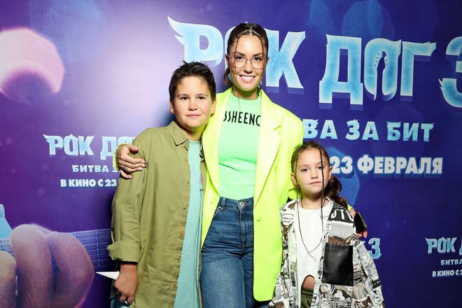 Агата Муцениеце с детьми Агата Муцениеце с детьми