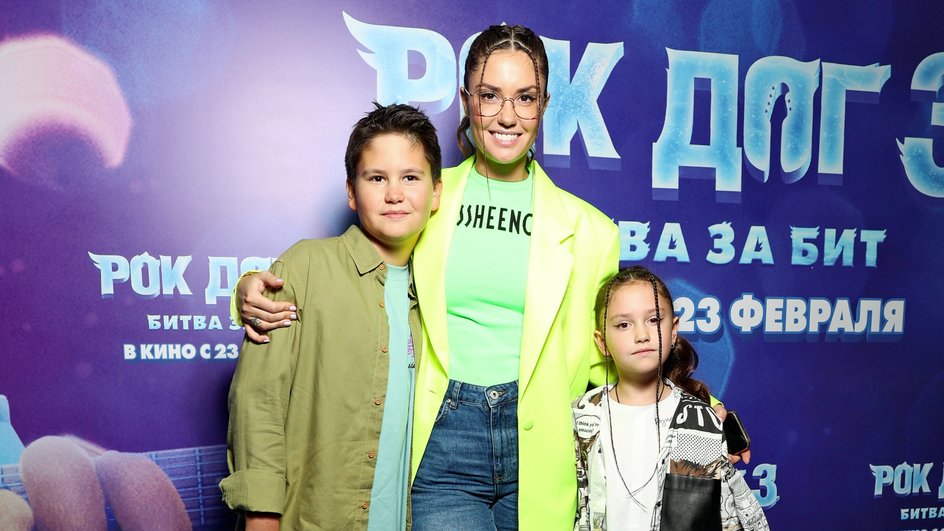 Агата Муцениеце с детьми Агата Муцениеце с детьми