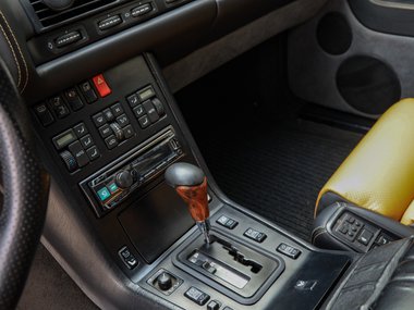 Mercedes-Benz W140