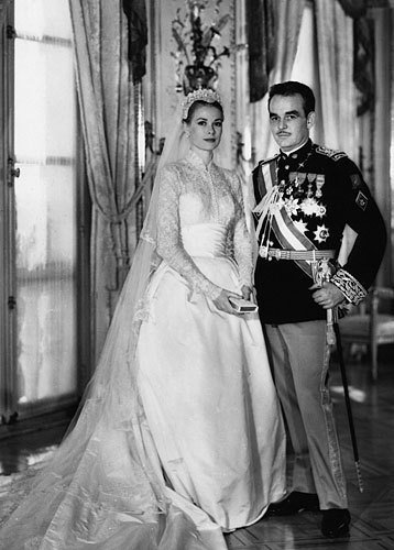 Грейс Келли и князь Монако Ренье III в день свадьбы, 19 апреля 1956 года