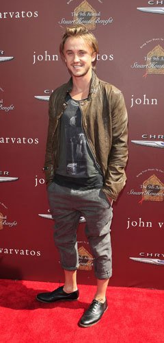 Том Фелтон на благотворительном показе дома John Varvatos, Голливуд, март 2012 года