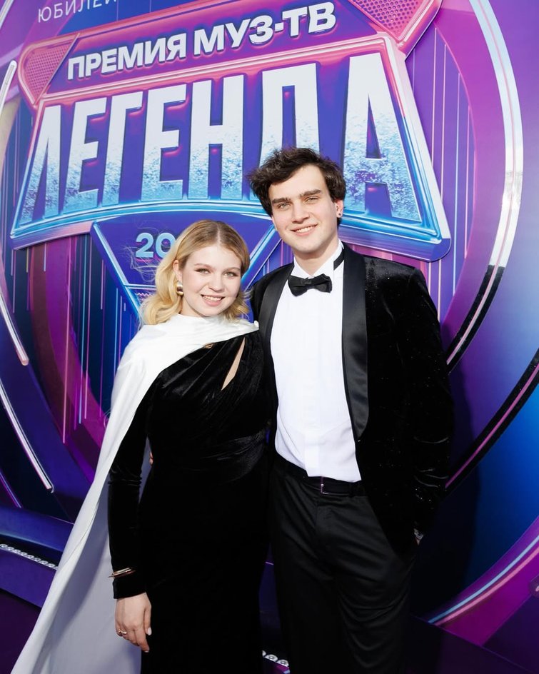 Александра Трусова и Макар Игнатов Александра Трусова и Макар Игнатов