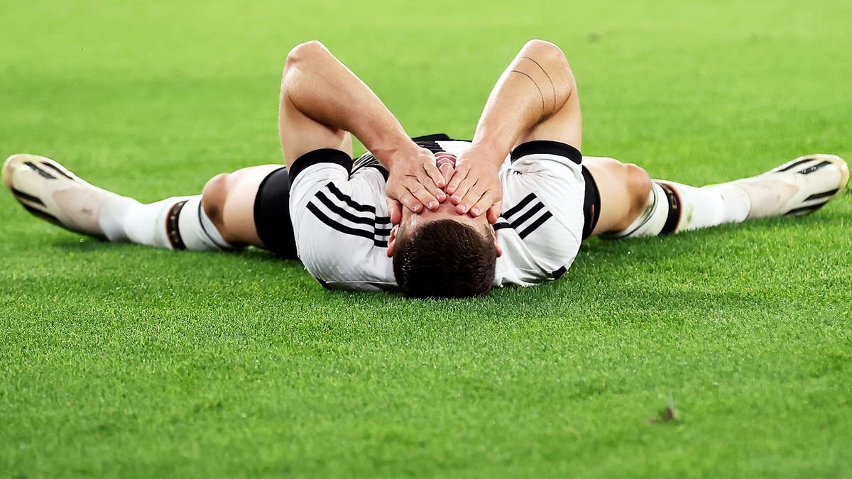 Германия впервые в своей истории вылетела с Евро на четвертьфинальной стадии