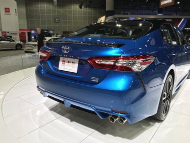 slide image for gallery: 25327 | Toyota Camry