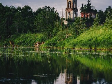 Церковь Покрова Пресвятой Богородицы, деревня Перетерье, Тверская область. Год постройки – между 1821 и 1830.
