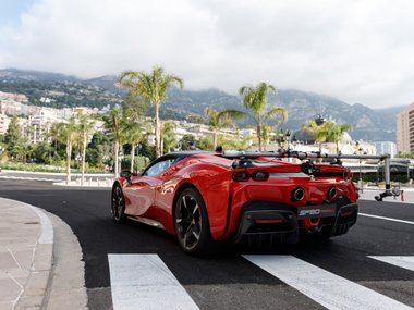 slide image for gallery: 26054 | Ferrari SF90 Stradale