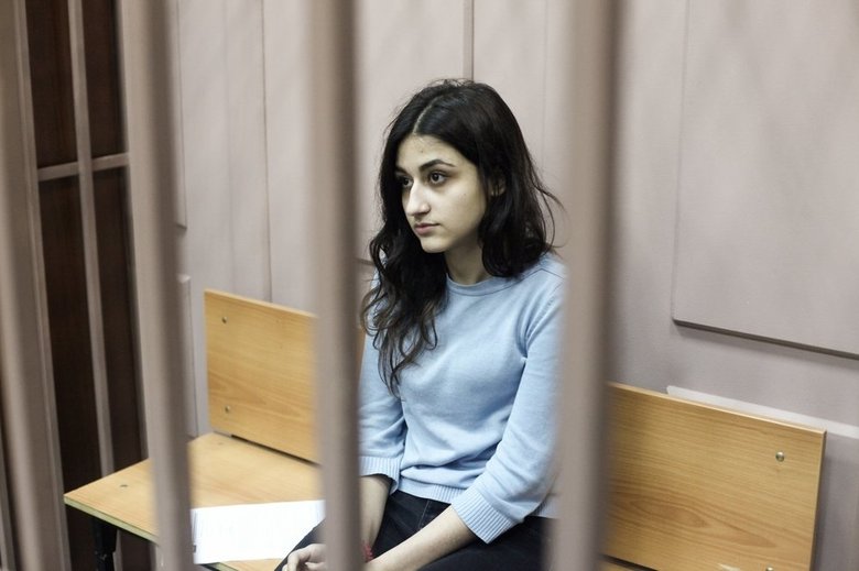 Крестина Хачатурян во время рассмотрения в Басманном суде ходатайства следствия об изменении меры пресечения