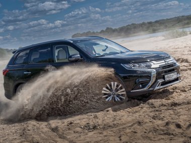 slide image for gallery: 26464 | Обновленный Mitsubishi Outlander