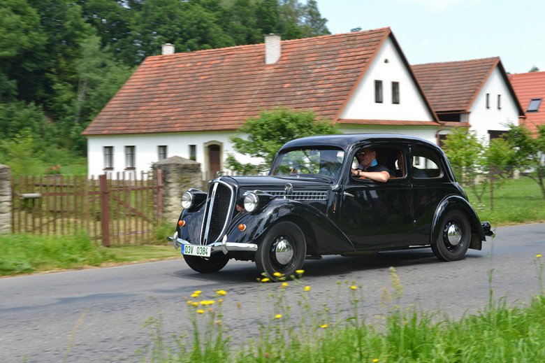 Skoda rapid версии 1938 года с базовым двухдверным кузовом, называемым фирмой Tudor