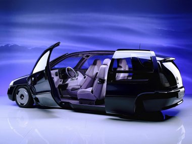 slide image for gallery: 23648 | Mercedes-Benz F100