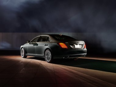 slide image for gallery: 24618 | Genesis G90 Vanity Fair Special Edition