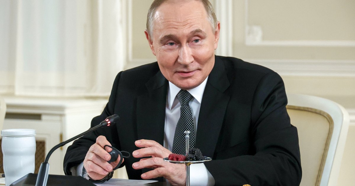 Путин заявил, что Украине надо признать референдумы в Новороссии и на Донбассе