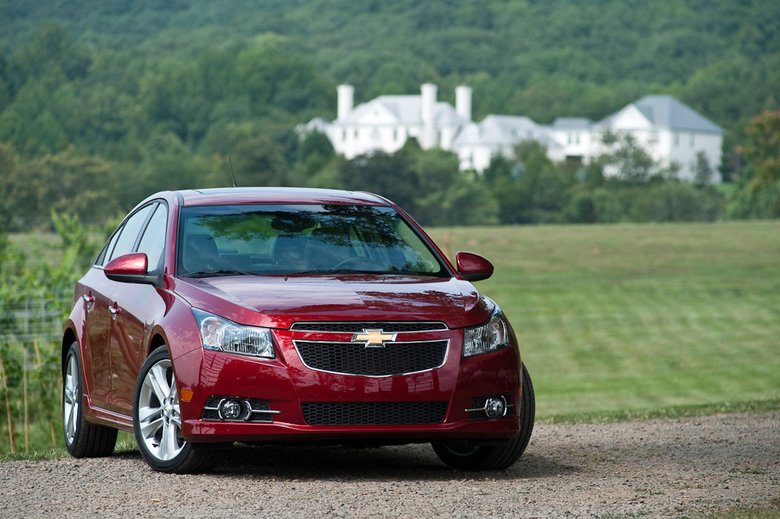 Самый популярный Chevrolet последних лет — стильный, удобный и недорогой Cruze