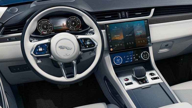 slide image for gallery: 27197 | Jaguar F-Pace 2021