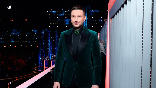 Кадр из телешоу «Ну-ка, все вместе! Хором!» (1 сезон) Кадр из телешоу «Ну-ка, все вместе! Хором!» (1 сезон)