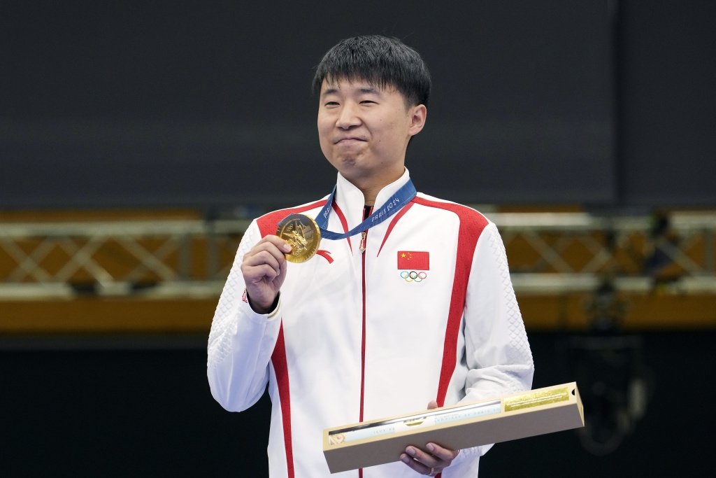 Стрелок Ли Юэхун принес Китаю 20-е золото Олимпиады-2024