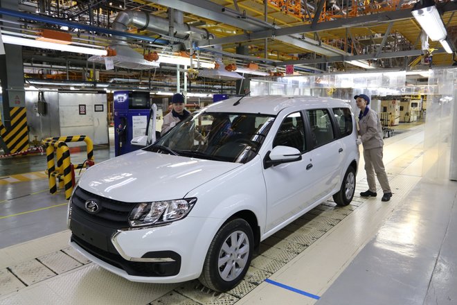 Производство Lada Largus на заводе в Ижевске. Сборка