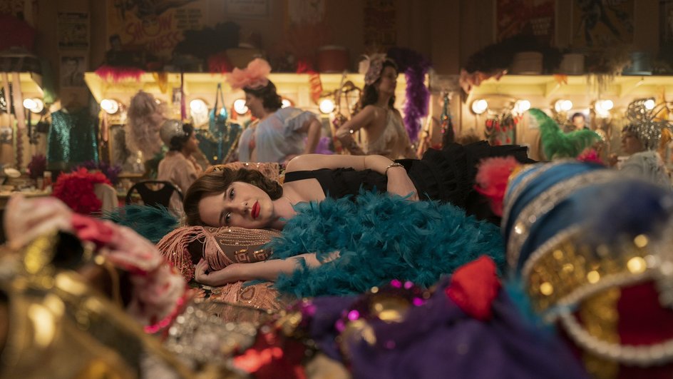 Рэйчел Броснахэн в сериале «Удивительная миссис Мейзел»
