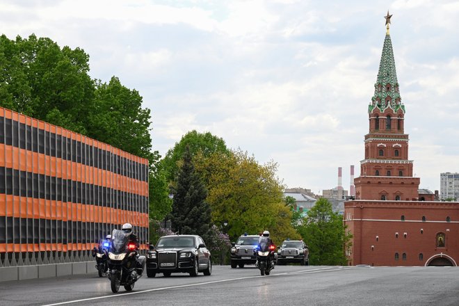 Кортеж президента Венесуэлы Николаса Мадуро на территории Кремля 7 мая 2025 Кортеж президента Венесуэлы Николаса Мадуро на территории Кремля 7 мая 2025