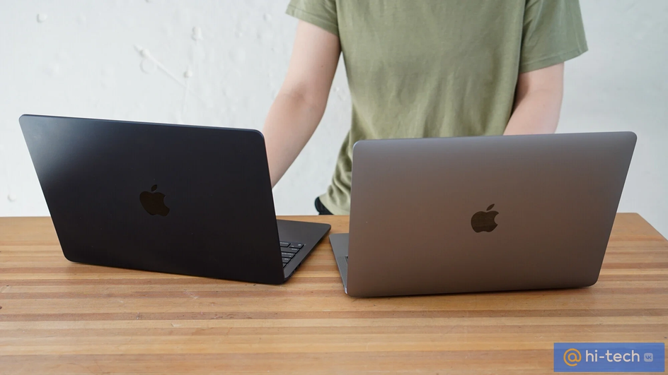 Слева MacBook Air на M2, справа на M1.