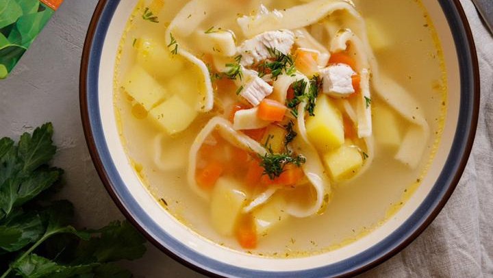 Рецепт: Суп из филе индейки - Легкий и полезный картофельный супчик для детей из грудки индейки.