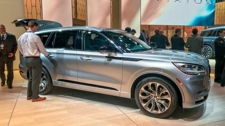 slide image for gallery: 23916 | Lincoln Aviator