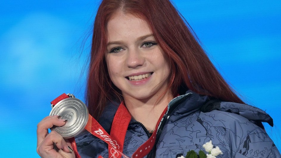 Александра Трусова с серебряной медалью Олимпийских игр