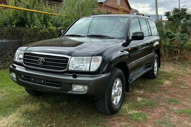 Toyota Land Cruiser 100 с V8 и без пробега