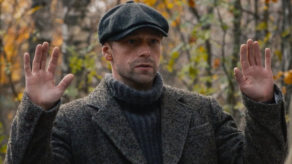 Владимир Веревочкин в роли Игоря Вороновского в сериале «Операция "Карпаты"» Владимир Веревочкин в роли Игоря Вороновского в сериале «Операция "Карпаты"»
