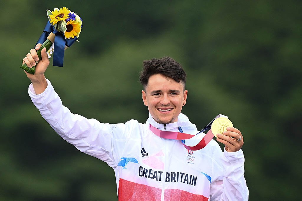 Британец Томас Пидкок выиграл золото по маунтинбайку на ОИ-2020, россиянин Синцов — 11-й